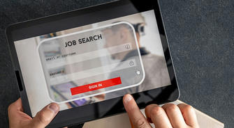 Proven Tips! Dodge These Job Search Traps and Land That Offer with Ease